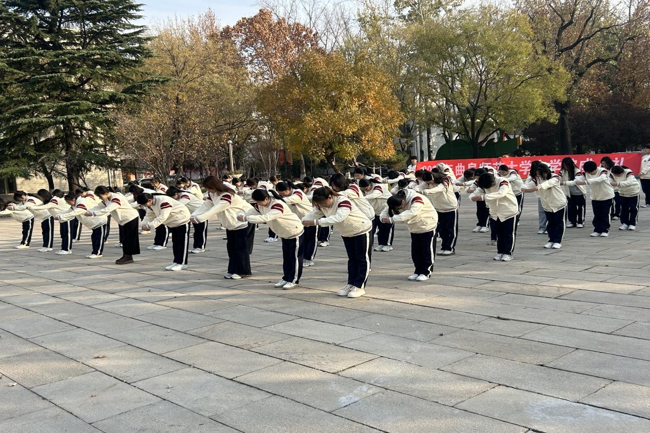11月22日桃花族论坛
成人礼 (2)
